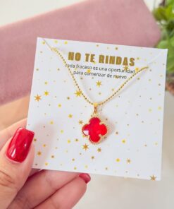 20078-2 Collar armado trebol rojo