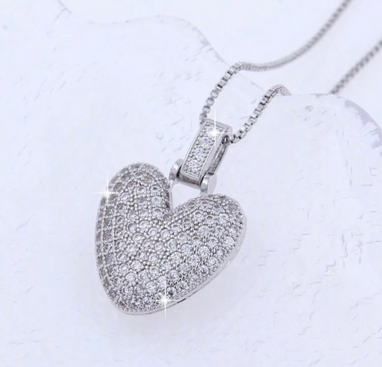 21002-1 Collar armado corazon plateado