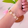 41043 - Pulsera acero dorada flor blanca