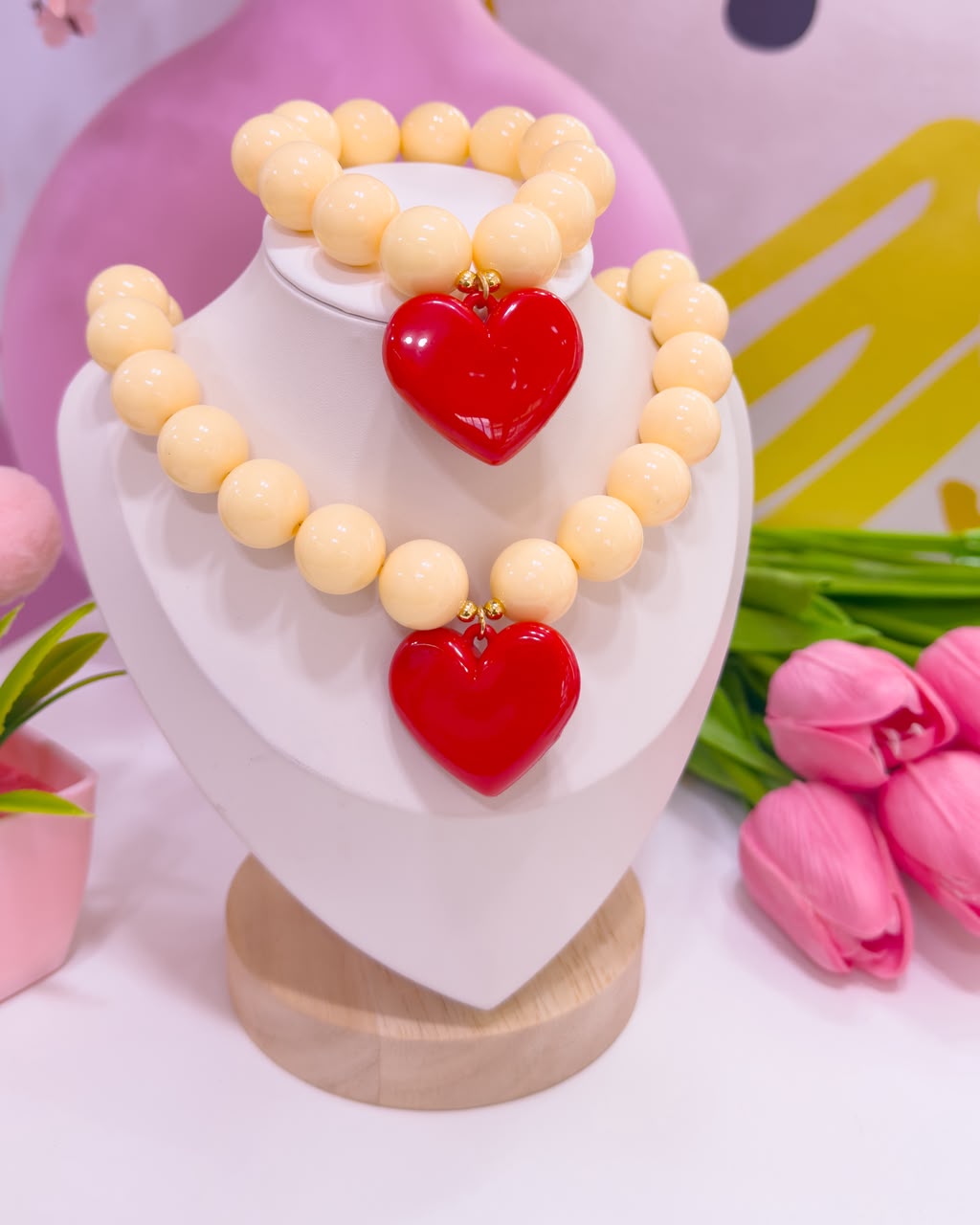 21139 - Collar chicle con corazon rojo