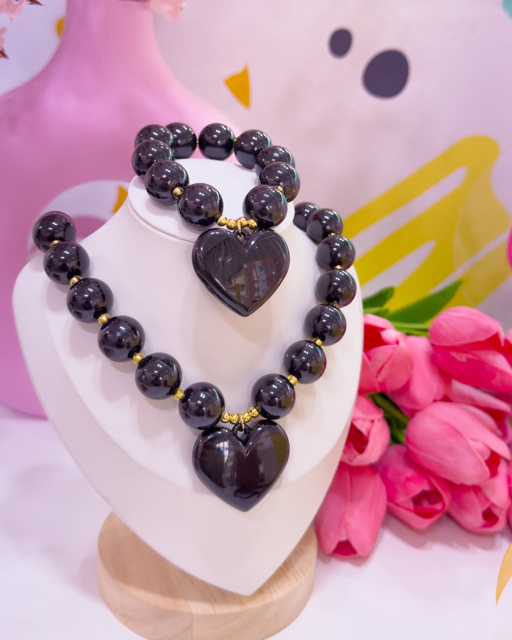 21141 - Collar chicle corazon negro