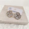 80296-3 Zarcillos trebol de acero esmaltado blanco