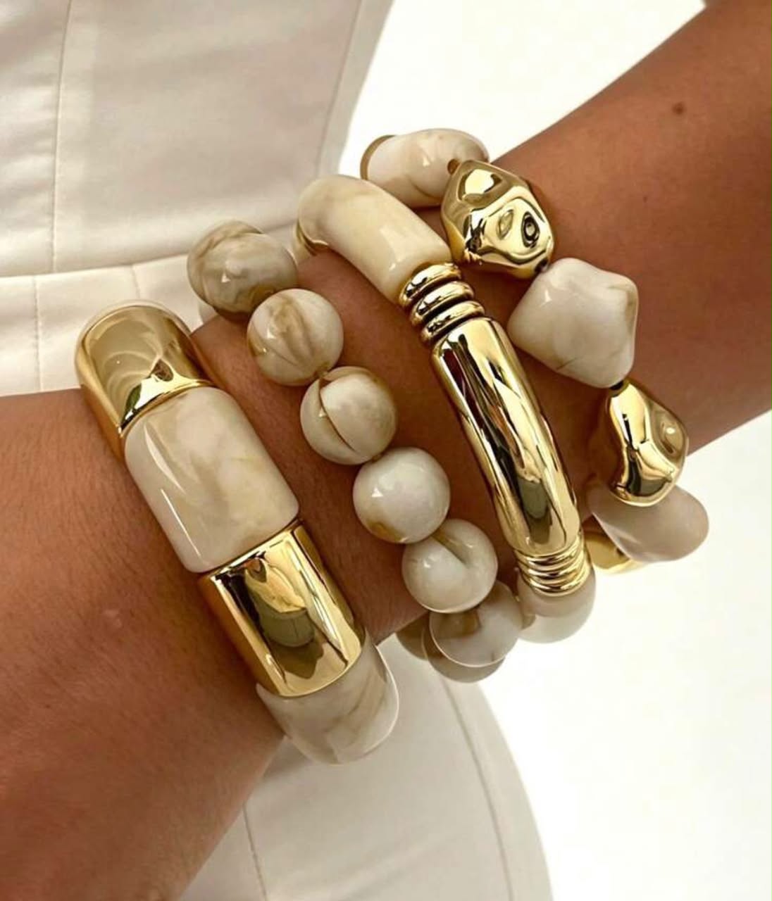 41225 – Set pulseras acrilicas blancas